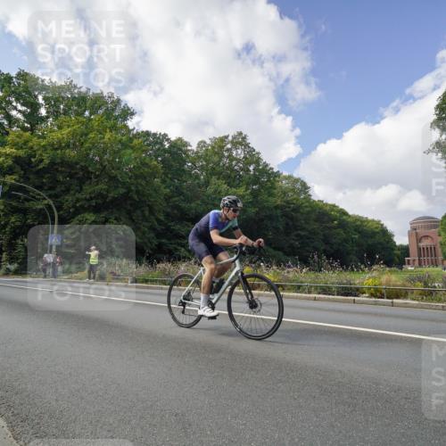 14.09.2025 - Stadtparktriathlon Michael Burmester http://msf.ph/oto/8895169 14.09.2025 12:52:12 Radfahren 1339, 1344, 1347, 1369, 1377, 1381 meine-sportfotos.de