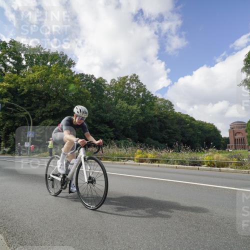14.09.2025 - Stadtparktriathlon Michael Burmester http://msf.ph/oto/8895176 14.09.2025 12:52:31 Radfahren 1264, 1303, 1340, 1345, 1396 meine-sportfotos.de