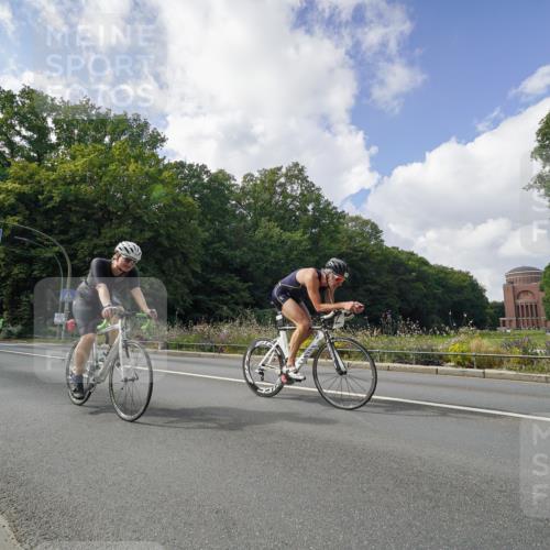 14.09.2025 - Stadtparktriathlon Michael Burmester http://msf.ph/oto/8895180 14.09.2025 12:52:43 Radfahren 1315, 1322, 1351, 1359, 1417 meine-sportfotos.de