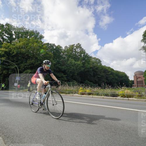 14.09.2025 - Stadtparktriathlon Michael Burmester http://msf.ph/oto/8895181 14.09.2025 12:52:46 Radfahren 1293, 1315, 1322, 1351, 1359, 1417 meine-sportfotos.de