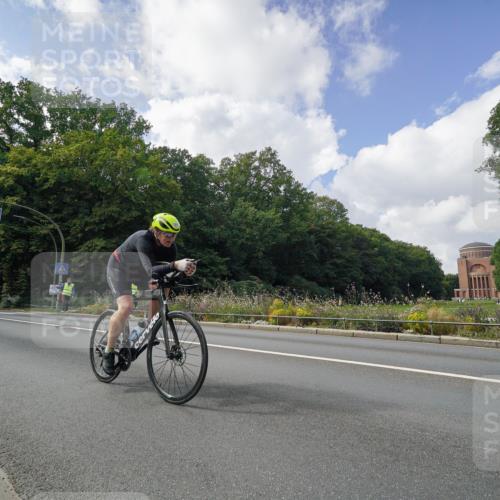14.09.2025 - Stadtparktriathlon Michael Burmester http://msf.ph/oto/8895186 14.09.2025 12:52:53 Radfahren 1293, 1335, 1351, 1359, 1413 meine-sportfotos.de
