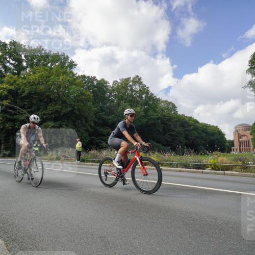 14.09.2025 - Stadtparktriathlon Michael Burmester http://msf.ph/oto/8895187 14.09.2025 12:52:58 Radfahren 1293, 1335, 1413 meine-sportfotos.de