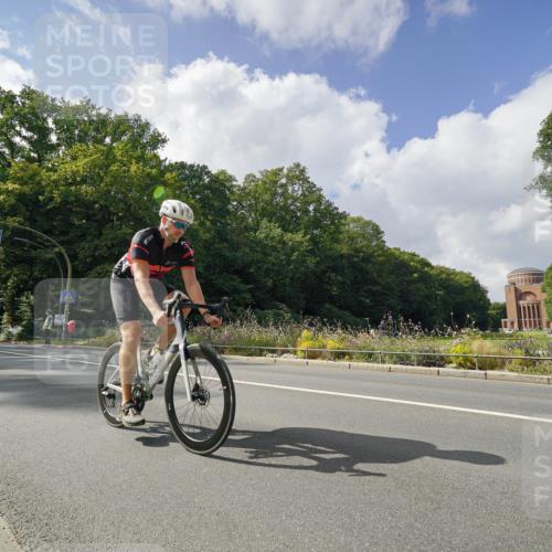 14.09.2025 - Stadtparktriathlon Michael Burmester http://msf.ph/oto/8895195 14.09.2025 12:53:52 Radfahren 1324, 1350, 1368, 1380, 1382, 1420 meine-sportfotos.de