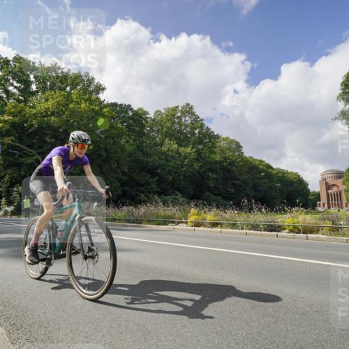 14.09.2025 - Stadtparktriathlon Michael Burmester http://msf.ph/oto/8895203 14.09.2025 12:54:18 Radfahren 1246, 1290, 1291 meine-sportfotos.de