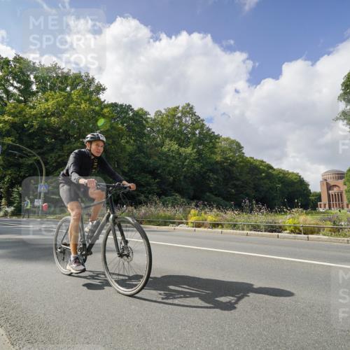 14.09.2025 - Stadtparktriathlon Michael Burmester http://msf.ph/oto/8895205 14.09.2025 12:54:21 Radfahren 1241, 1290, 1291 meine-sportfotos.de