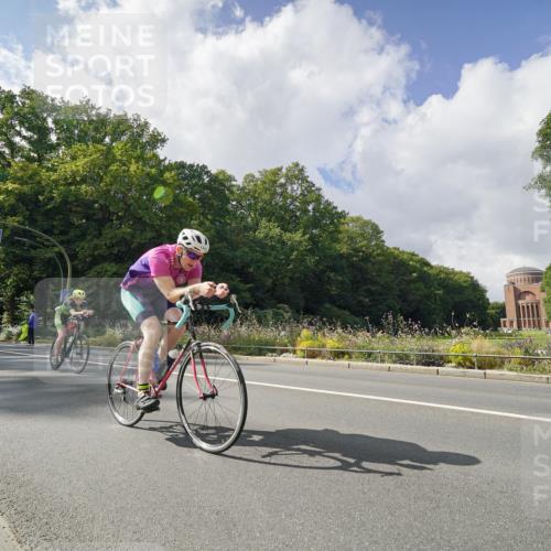 14.09.2025 - Stadtparktriathlon Michael Burmester http://msf.ph/oto/8895217 14.09.2025 12:55:08 Radfahren 1258, 1319, 1349, 1441 meine-sportfotos.de