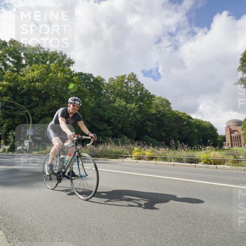 14.09.2025 - Stadtparktriathlon Michael Burmester http://msf.ph/oto/8895231 14.09.2025 12:55:41 Radfahren 1370, 1394, 1411 meine-sportfotos.de