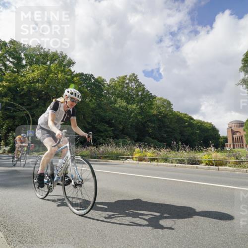 14.09.2025 - Stadtparktriathlon Michael Burmester http://msf.ph/oto/8895232 14.09.2025 12:55:43 Radfahren 1370, 1394, 1411 meine-sportfotos.de