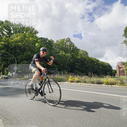 14.09.2025 - Stadtparktriathlon Michael Burmester http://msf.ph/oto/8895240 14.09.2025 12:56:01 Radfahren 1273, 1374, 1384, 1389 meine-sportfotos.de