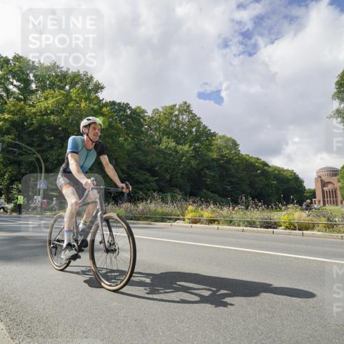 14.09.2025 - Stadtparktriathlon Michael Burmester http://msf.ph/oto/8895241 14.09.2025 12:56:07 Radfahren 1352, 1355, 1374, 1384, 1389 meine-sportfotos.de
