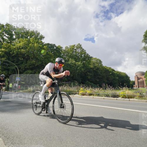 14.09.2025 - Stadtparktriathlon Michael Burmester http://msf.ph/oto/8895247 14.09.2025 12:56:17 Radfahren 1256, 1263, 1278, 1283, 1352, 1355, 1415, 1492, 1499, 1510 meine-sportfotos.de