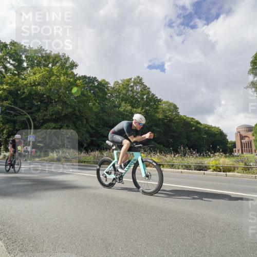 14.09.2025 - Stadtparktriathlon Michael Burmester http://msf.ph/oto/8895254 14.09.2025 12:56:26 Radfahren 1248, 1256, 1263, 1278, 1367, 1400, 1415, 1510 meine-sportfotos.de