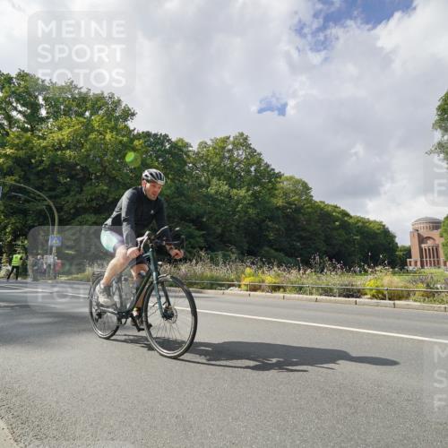 14.09.2025 - Stadtparktriathlon Michael Burmester http://msf.ph/oto/8895259 14.09.2025 12:56:41 Radfahren 1251, 1330, 1358, 1385, 1407 meine-sportfotos.de
