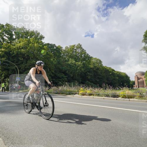 14.09.2025 - Stadtparktriathlon Michael Burmester http://msf.ph/oto/8895260 14.09.2025 12:56:42 Radfahren 1251, 1330, 1358, 1407 meine-sportfotos.de