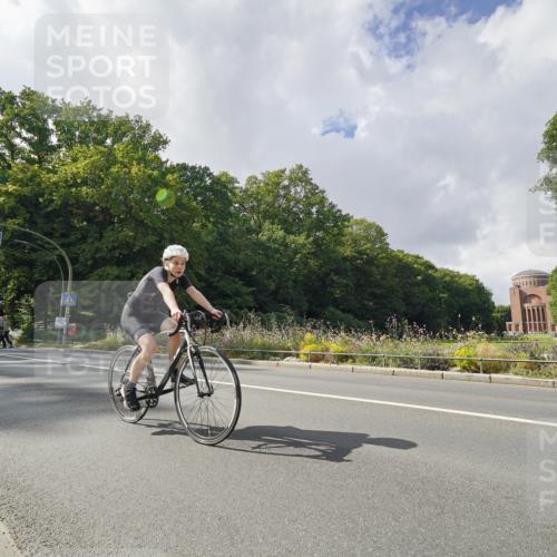 14.09.2025 - Stadtparktriathlon Michael Burmester http://msf.ph/oto/8895262 14.09.2025 12:56:49 Radfahren 1251, 1316, 1399 meine-sportfotos.de