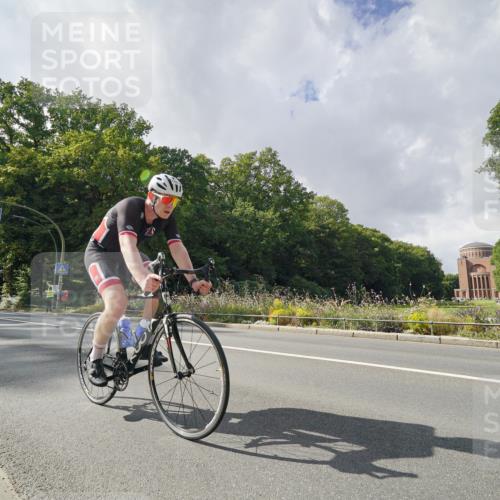 14.09.2025 - Stadtparktriathlon Michael Burmester http://msf.ph/oto/8895272 14.09.2025 12:57:17 Radfahren 1289, 1361, 1405 meine-sportfotos.de