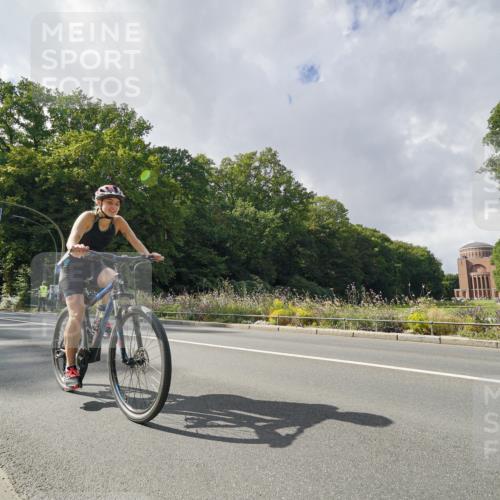 14.09.2025 - Stadtparktriathlon Michael Burmester http://msf.ph/oto/8895276 14.09.2025 12:57:36 Radfahren 1309, 1332, 1426, 1442 meine-sportfotos.de