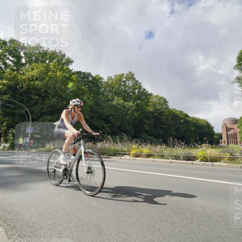14.09.2025 - Stadtparktriathlon Michael Burmester http://msf.ph/oto/8895277 14.09.2025 12:57:38 Radfahren 1309, 1332, 1426, 1442 meine-sportfotos.de