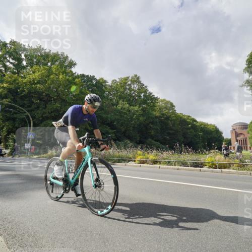 14.09.2025 - Stadtparktriathlon Michael Burmester http://msf.ph/oto/8895284 14.09.2025 12:57:52 Radfahren 1100, 1328, 1336, 1365, 1371 meine-sportfotos.de