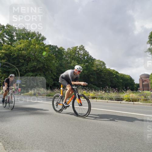 14.09.2025 - Stadtparktriathlon Michael Burmester http://msf.ph/oto/8895301 14.09.2025 12:58:39 Radfahren 1237, 1347, 1356, 1391, 1452, 1459, 1472, 1513 meine-sportfotos.de