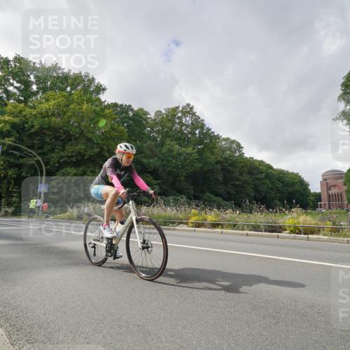 14.09.2025 - Stadtparktriathlon Michael Burmester http://msf.ph/oto/8895322 14.09.2025 12:59:22 Radfahren 1279, 1345, 1381, 1444 meine-sportfotos.de