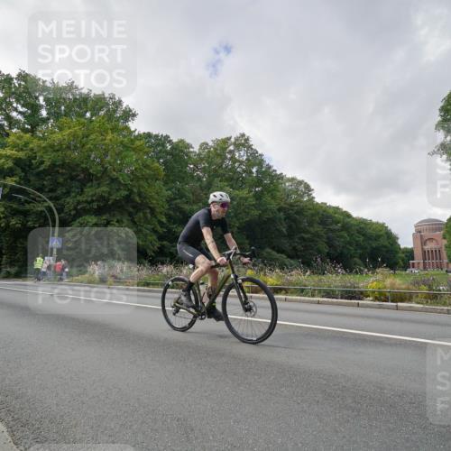 14.09.2025 - Stadtparktriathlon Michael Burmester http://msf.ph/oto/8895325 14.09.2025 12:59:29 Radfahren 1312, 1345, 1381, 1430, 1451 meine-sportfotos.de