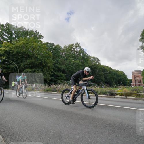 14.09.2025 - Stadtparktriathlon Michael Burmester http://msf.ph/oto/8895330 14.09.2025 12:59:39 Radfahren 1275, 1312, 1335, 1359, 1396, 1404, 1413, 1430, 1451, 1484 meine-sportfotos.de