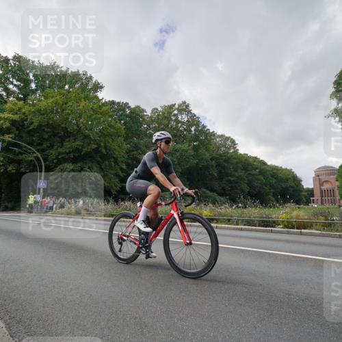 14.09.2025 - Stadtparktriathlon Michael Burmester http://msf.ph/oto/8895335 14.09.2025 12:59:41 Radfahren 1275, 1312, 1335, 1359, 1396, 1404, 1413, 1451, 1484 meine-sportfotos.de