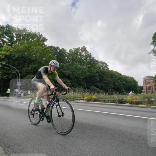 14.09.2025 - Stadtparktriathlon Michael Burmester http://msf.ph/oto/8895350 14.09.2025 13:00:11 Radfahren 1343, 1456, 1468 meine-sportfotos.de