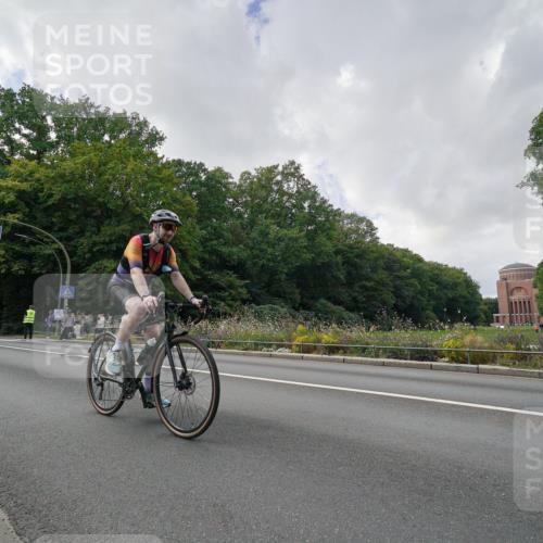 14.09.2025 - Stadtparktriathlon Michael Burmester http://msf.ph/oto/8895351 14.09.2025 13:00:16 Radfahren 1343, 1456, 1471 meine-sportfotos.de