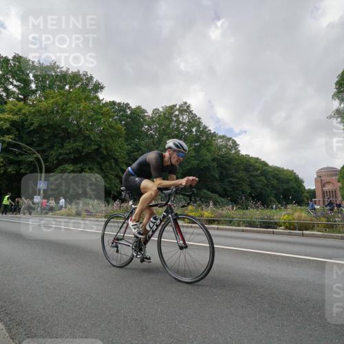 14.09.2025 - Stadtparktriathlon Michael Burmester http://msf.ph/oto/8895362 14.09.2025 13:00:44 Radfahren 1228, 1325, 1382 meine-sportfotos.de