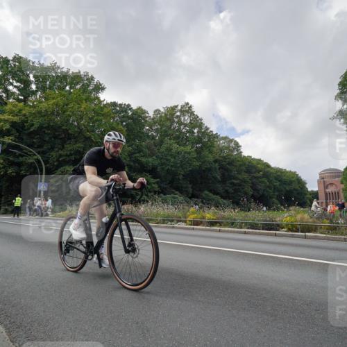 14.09.2025 - Stadtparktriathlon Michael Burmester http://msf.ph/oto/8895364 14.09.2025 13:00:53 Radfahren 1432, 1462, 1517, 1518 meine-sportfotos.de