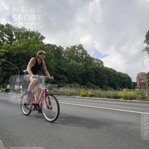 14.09.2025 - Stadtparktriathlon Michael Burmester http://msf.ph/oto/8895372 14.09.2025 13:01:08 Radfahren 1285, 1351, 1427, 1460, 1507 meine-sportfotos.de