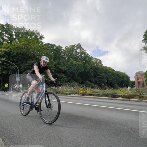 14.09.2025 - Stadtparktriathlon Michael Burmester http://msf.ph/oto/8895390 14.09.2025 13:01:32 Radfahren 1368, 1420, 1438, 1439, 1447, 1453, 1469, 1479, 1508, 1515 meine-sportfotos.de