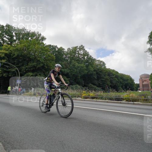 14.09.2025 - Stadtparktriathlon Michael Burmester http://msf.ph/oto/8895399 14.09.2025 13:01:54 Radfahren 1323, 1410, 1436, 1463 meine-sportfotos.de