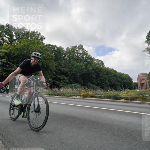 14.09.2025 - Stadtparktriathlon Michael Burmester http://msf.ph/oto/8895406 14.09.2025 13:02:08 Radfahren 1501, 1514 meine-sportfotos.de