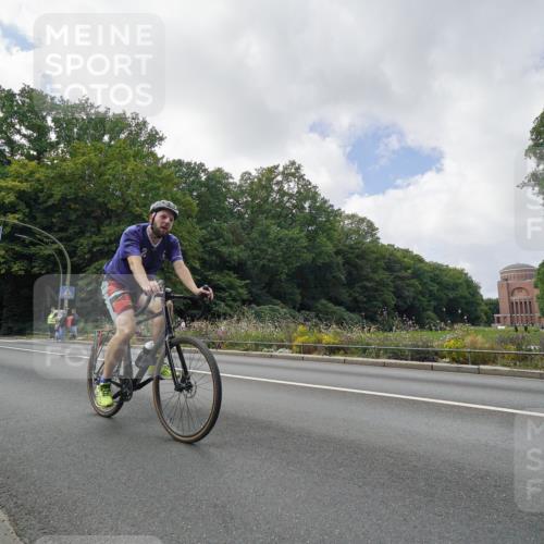14.09.2025 - Stadtparktriathlon Michael Burmester http://msf.ph/oto/8895432 14.09.2025 13:02:53 Radfahren 1352, 1355, 1367, 1387, 1414, 1435, 1477, 1483, 1492 meine-sportfotos.de