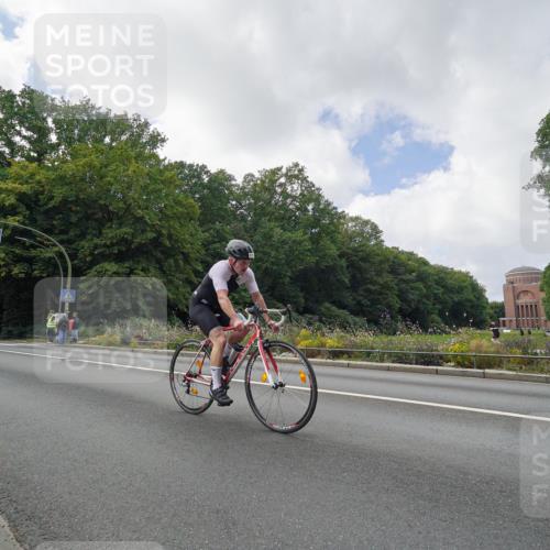 14.09.2025 - Stadtparktriathlon Michael Burmester http://msf.ph/oto/8895438 14.09.2025 13:03:04 Radfahren 1300, 1352, 1384, 1387, 1403, 1407, 1437, 1493 meine-sportfotos.de