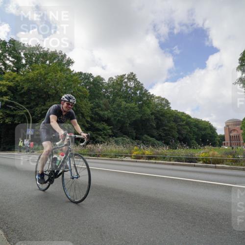 14.09.2025 - Stadtparktriathlon Michael Burmester http://msf.ph/oto/8895466 14.09.2025 13:03:55 Radfahren 1374, 1389, 1394, 1399 meine-sportfotos.de