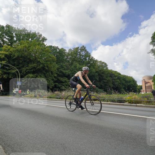 14.09.2025 - Stadtparktriathlon Michael Burmester http://msf.ph/oto/8895488 14.09.2025 13:05:21 Radfahren 1373, 1472, 1487, 1505 meine-sportfotos.de