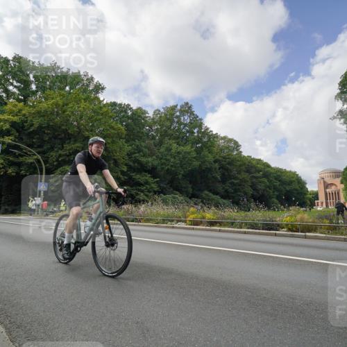 14.09.2025 - Stadtparktriathlon Michael Burmester http://msf.ph/oto/8895489 14.09.2025 13:05:22 Radfahren 1369, 1373, 1472, 1487, 1505 meine-sportfotos.de