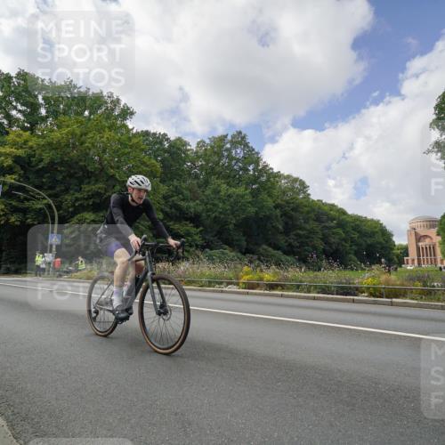 14.09.2025 - Stadtparktriathlon Michael Burmester http://msf.ph/oto/8895491 14.09.2025 13:05:25 Radfahren 1369, 1373, 1472, 1487, 1505, 1520 meine-sportfotos.de