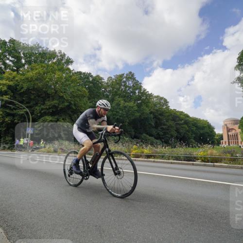 14.09.2025 - Stadtparktriathlon Michael Burmester http://msf.ph/oto/8895500 14.09.2025 13:05:38 Radfahren 1330, 1344, 1356, 1388, 1494, 1511 meine-sportfotos.de