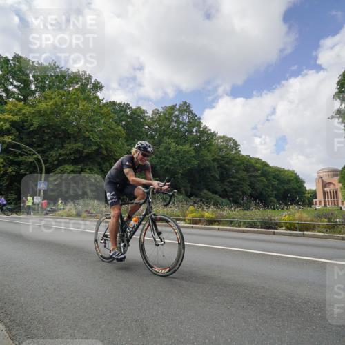 14.09.2025 - Stadtparktriathlon Michael Burmester http://msf.ph/oto/8895502 14.09.2025 13:05:40 Radfahren 1330, 1344, 1356, 1388, 1494, 1511 meine-sportfotos.de