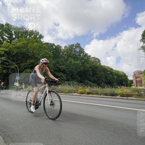 14.09.2025 - Stadtparktriathlon Michael Burmester http://msf.ph/oto/8895505 14.09.2025 13:05:53 Radfahren 1327, 1332, 1383, 1513 meine-sportfotos.de