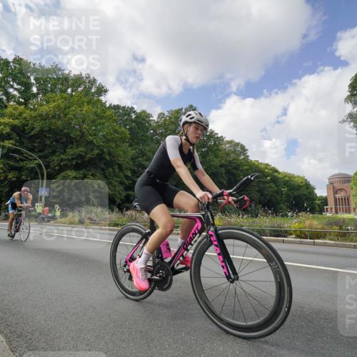 14.09.2025 - Stadtparktriathlon Michael Burmester http://msf.ph/oto/8895507 14.09.2025 13:05:54 Radfahren 1327, 1332, 1383, 1513 meine-sportfotos.de