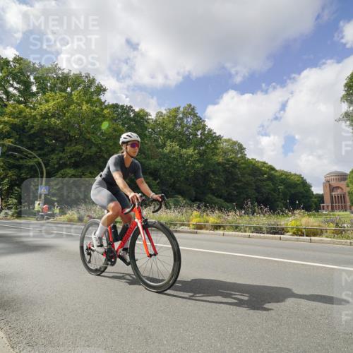 14.09.2025 - Stadtparktriathlon Michael Burmester http://msf.ph/oto/8895510 14.09.2025 13:06:10 Radfahren 1335, 1336, 1345, 1392, 1484 meine-sportfotos.de