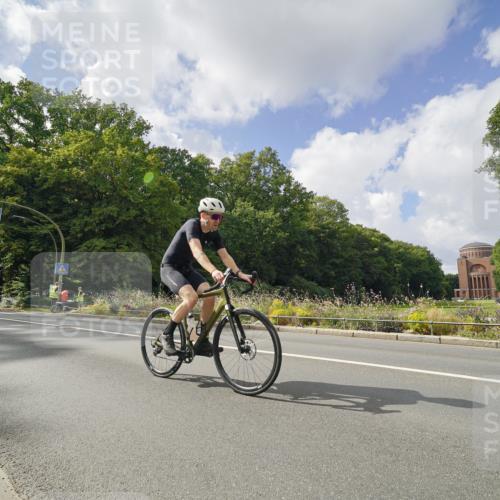 14.09.2025 - Stadtparktriathlon Michael Burmester http://msf.ph/oto/8895512 14.09.2025 13:06:10 Radfahren 1335, 1336, 1345, 1392, 1484 meine-sportfotos.de