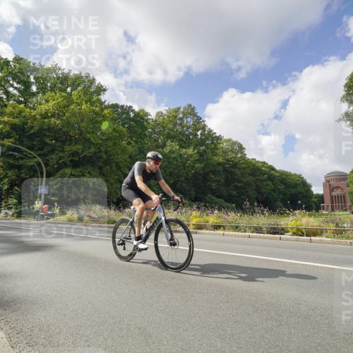 14.09.2025 - Stadtparktriathlon Michael Burmester http://msf.ph/oto/8895515 14.09.2025 13:06:16 Radfahren 1328, 1336, 1345, 1359, 1392, 1484 meine-sportfotos.de