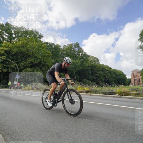 14.09.2025 - Stadtparktriathlon Michael Burmester http://msf.ph/oto/8895524 14.09.2025 13:06:40 Radfahren 1396, 1442, 1495 meine-sportfotos.de